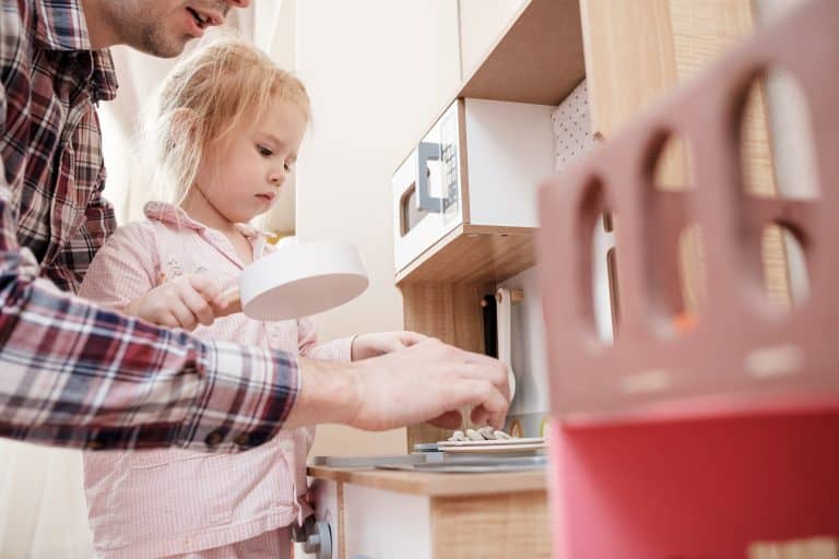 Kinderküchen aus Holz