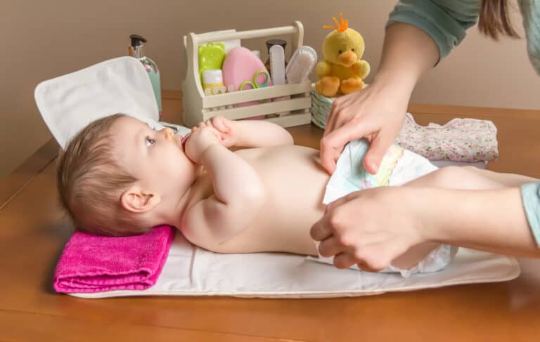 Windeldermatitis beim Baby früh erkennen und natürlich behandeln